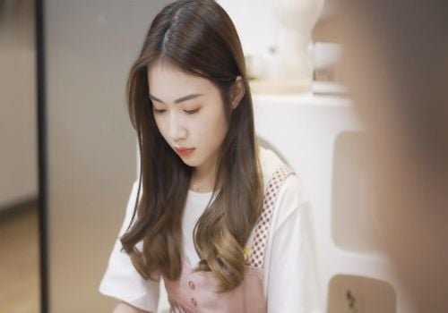 Cha dượng hãm hiếp cô con gái mới tròn 18 tuổi